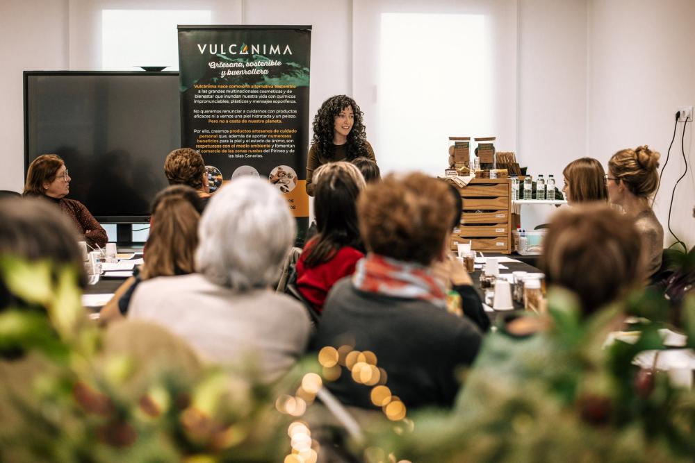 Imagen TALLER DE VELAS NAVIDEÑAS CON VULCANIMA